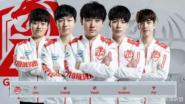 现出往日的 现出往日的